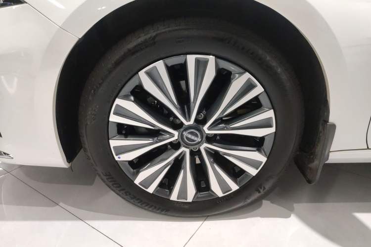 Used Nissan Teana 2022 2.0L XL-Upr Enjoyment Edition Left Front Wheel Hub