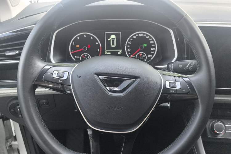 Used Jetta VS7 2022 280TSI Automatic Trend Edition Steering Wheel