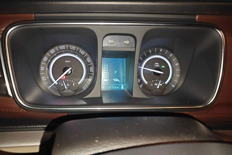 Used Buick GL8 2018 28T Luxury Model China VI Standard
