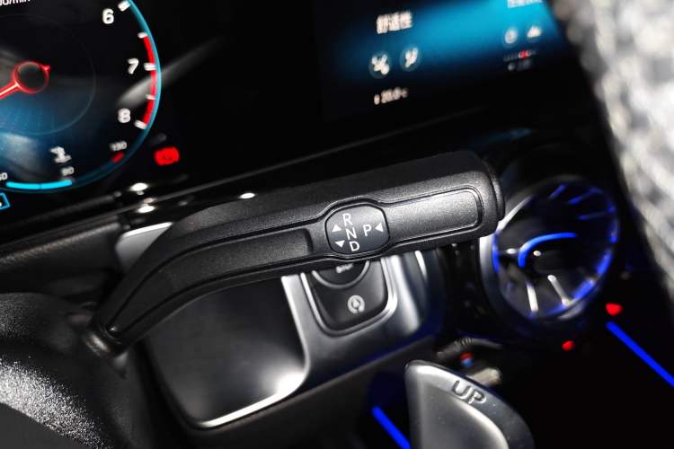 Used Mercedes-Benz GLB AMG 2021-Year Restyled AMG GLB 35 4MATIC Gear Lever