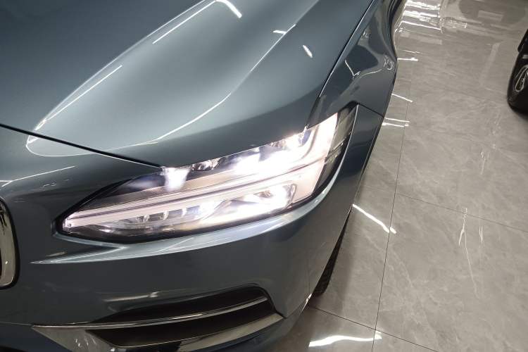 Used Volvo S90 2020 T4 SmartDrive Luxury Edition Left Front Headlight