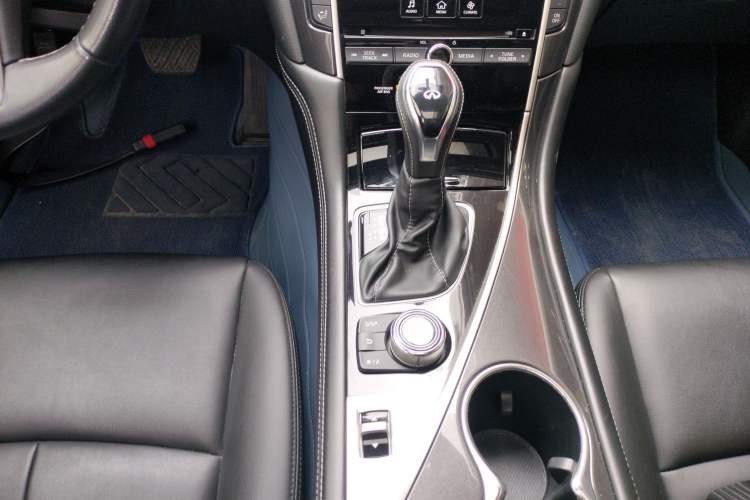 Used Infiniti Q50L 2018 2.0T Comfort Edition China VI Standard
