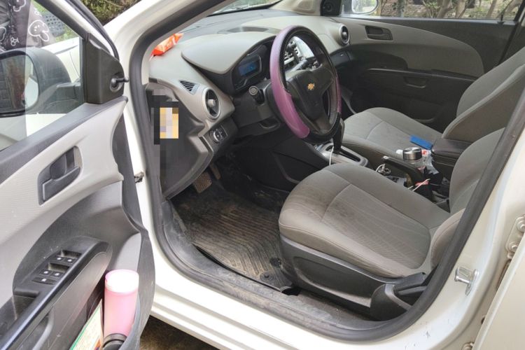 Used Chevrolet Aveo Sonic 2014 Sedan 1.4SL AT Fashion Edition Driver Seat