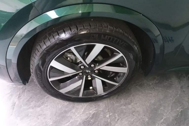 Used Li Auto L8 2023 Pro Model
