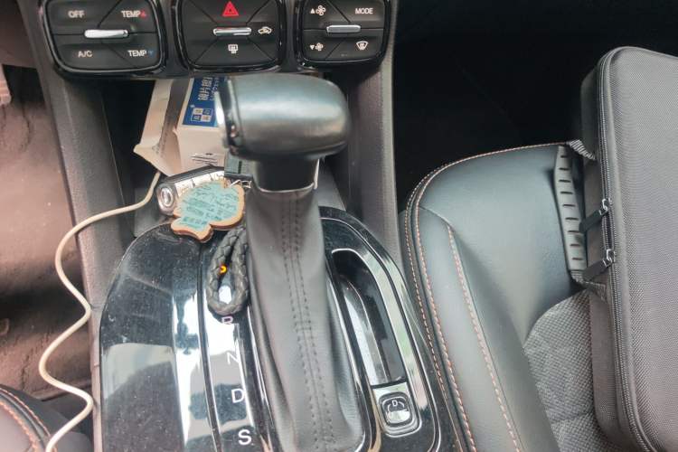 Used GAC Trumpchi GS3 2019 235T Automatic Elite Edition Gear Lever