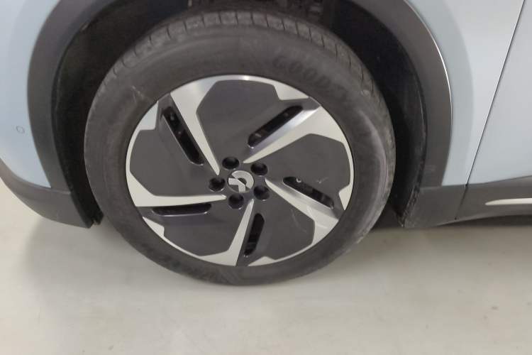 Used Nio ES6 2023 75 kWh Left Front Wheel Hub