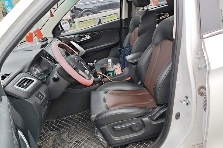 Used SWM X7 2020 2.0L Manual Comfort Version 7 Seats Left Front Seat