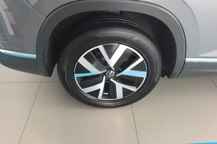 Used Volkswagen Tayron 2023 300TSI Two-Wheel-Drive Luxury Plus Advanced Edition Right Rear Wheel Hub