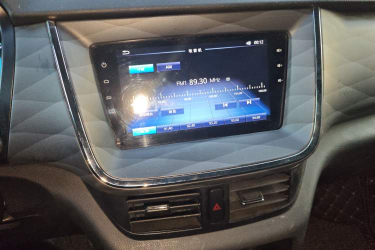 Used Jinbei Gold Hiace 2022 2.0L Passenger Van Magic Lion 7-Seater