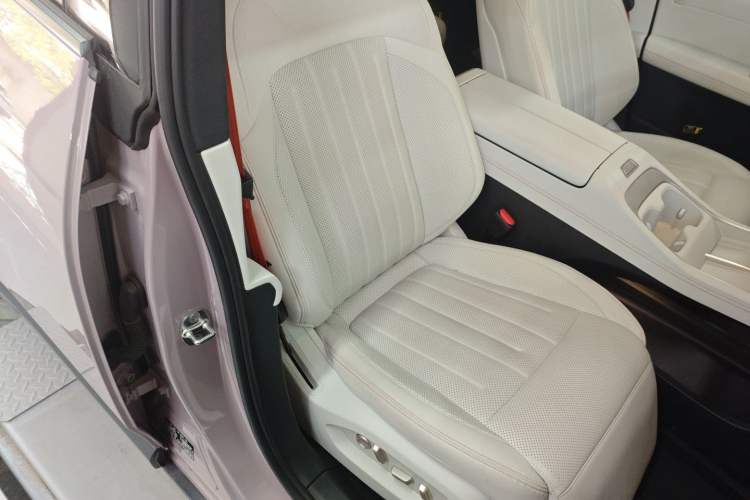 Used ONVO L60 2024 60 kWh Rear-Drive Version