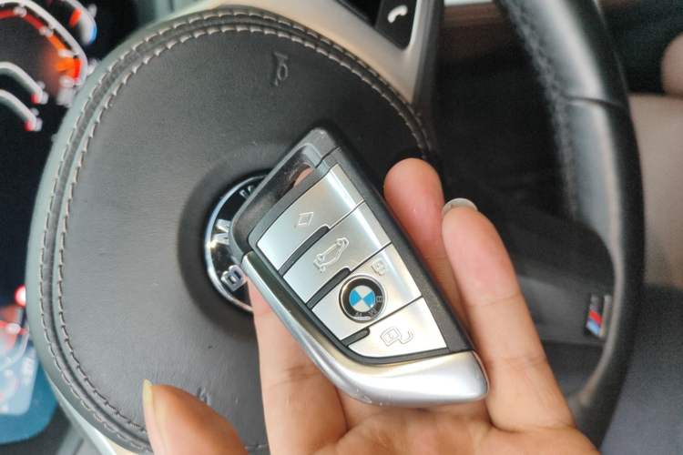 Used BMW X5 2021 xDrive40i Luxury Model with M Sport Package Vehicle Key