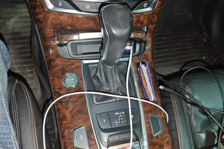 Used Dongfeng Aeolus A9 2016 1.8T Luxury Model
