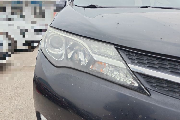 Used Toyota RAV4 2015 2.0L CVT Two-Wheel Drive Fashion Edition Right Front Headlight