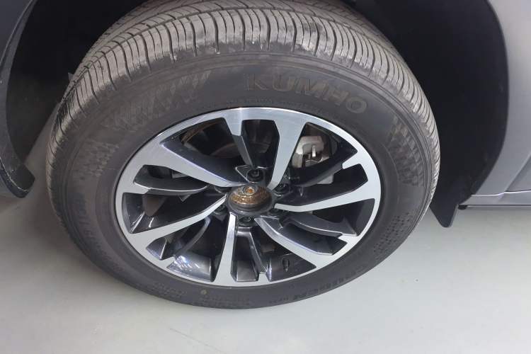 Used Haval H9 2024 2.0T Gasoline All-Wheel-Drive Extreme Edition Left Front Wheel Hub