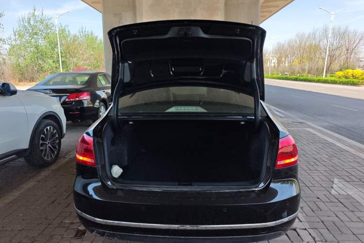 Used Volkswagen Passat 2015 1.8TSI DSG Prestige Edition Trunk