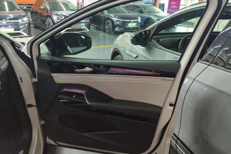 Used Volkswagen ID.6 CROZZ 2022 Long-Range PRO Edition