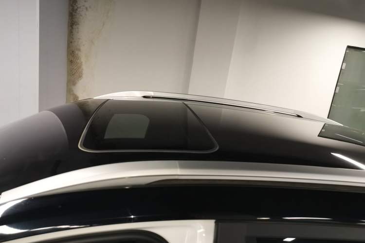 Used Wuling Alvez 2022 1.5T CVT Trendy & Cool Edition
