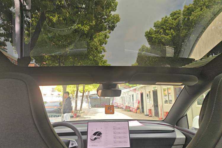 Used Tesla Model Y L 2025 Model Long-Range All-Wheel-Drive Version
