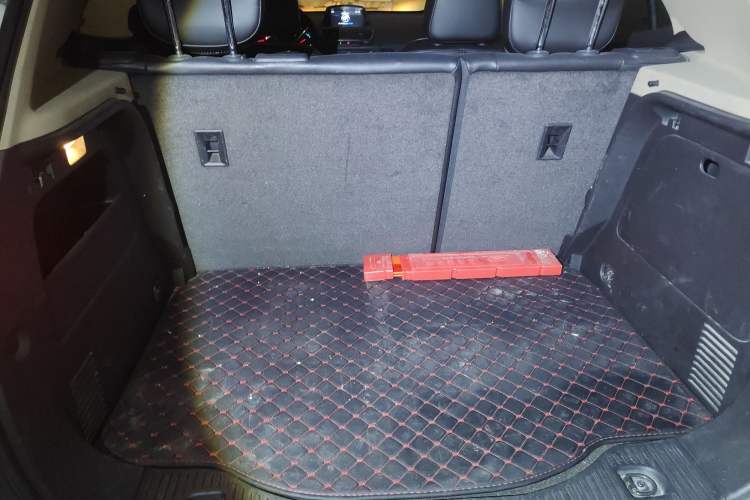 Used Buick Encore 2013 1.4T Automatic All-Wheel Drive Flagship Edition Trunk