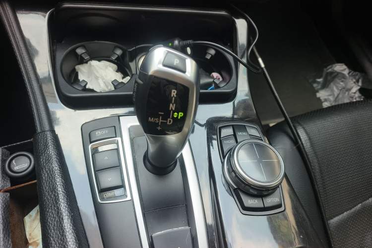 Used BMW 5 Series 2013 525Li Luxury Model
