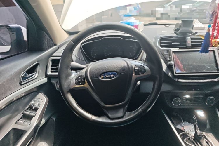 Used Ford Escort 2015 1.5L Automatic Fashion Model
