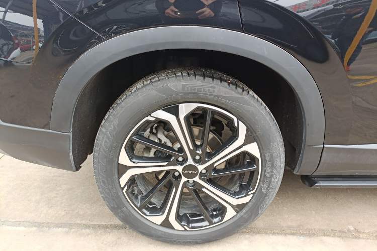 Used Dongfeng Aeolus Huge 2022 Mach Dual-Motor 1.5T MHD Dare-to-Dream Edition