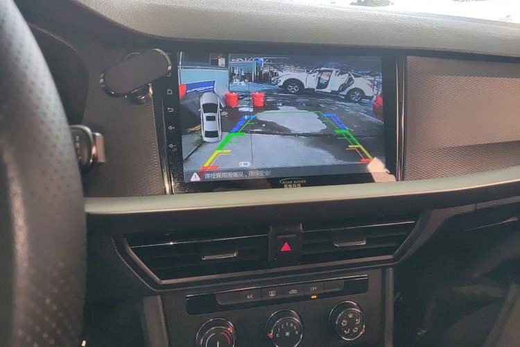 Used Volkswagen Lavida 2019 1.5L Automatic Fashion Edition China VI Audio And AC Panel