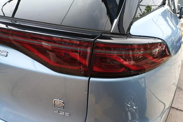 Used BYD Tang New Energy 2024 DM-p Champion Edition 215KM Four-Wheel Drive Deluxe Model Right Rear Taillight