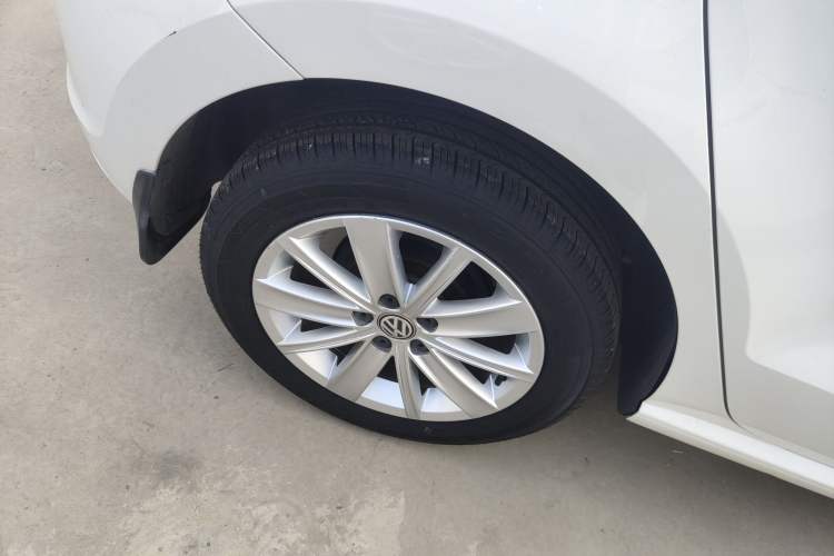 Used Volkswagen Polo 2014 1.4L Manual Comfort Edition Right Rear Wheel Hub