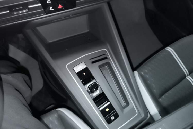 Used Volkswagen Golf 2025 300TSI Pro