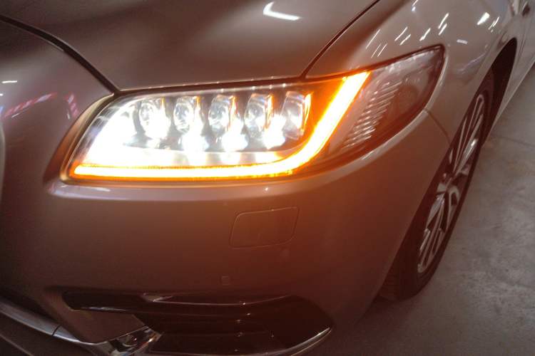 Used Lincoln Continental 2019 2.0T Two-Wheel Drive Luxury Edition China VI Standard
