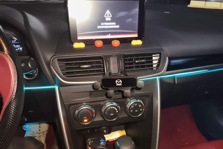 Used Mazda CX-4 2018 2.0L Automatic Two-Wheel Drive Blue Sky Dynamic Version China VI Standard Audio And AC Panel