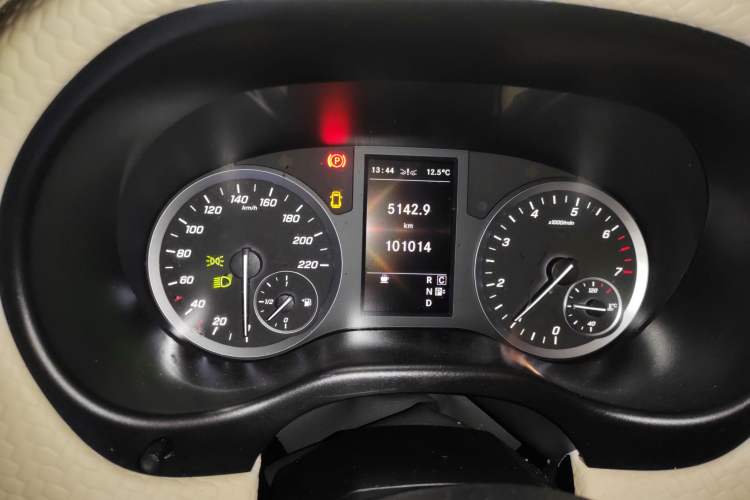 Used Mercedes-Benz Vito 2021 2.0T Business Version 7 Seats