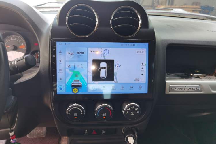 Used Jeep Compass 2013 2.0L two-wheel drive sport version
