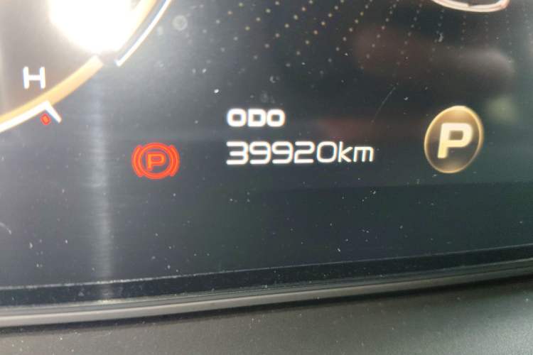 Used Geely Auto Haoyue 2020 1.8TD DCT Flagship 7-Seater Odometer Close Up