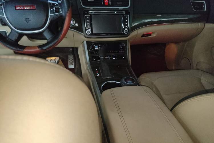 Used Haval H8 2015 2.0T Four-Wheel Drive Standard Version
