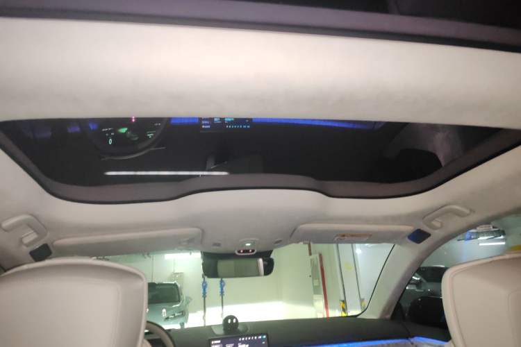 Used Nio ET7 2024 75 kWh Executive Signature Edition Headliner