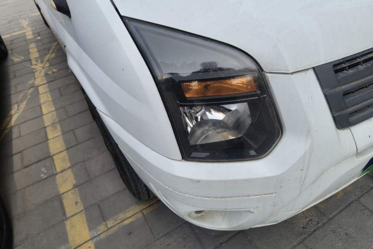 Used Ford Transit Custom 2013 2.4T Diesel Economical Long-Wheelbase Mid-Roof China IV Standard