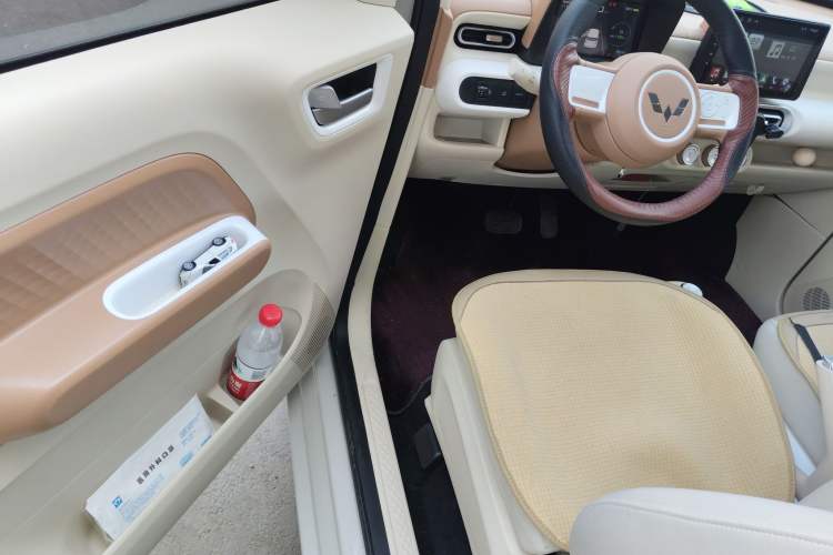 Used Wuling Hongguang MINIEV 2024 3rd Generation 215km Youth Edition
