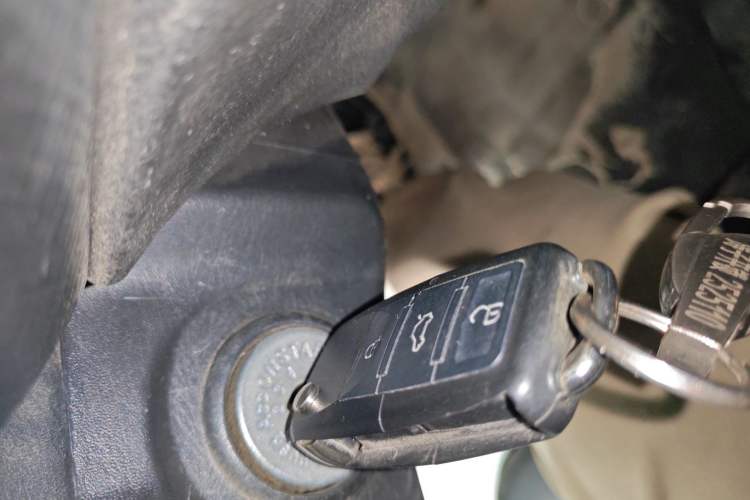 Used Dongfeng Ruichi 2021 2.4T Diesel Two-Wheel Drive Business Edition Long Cargo Bed YCY24165-61
