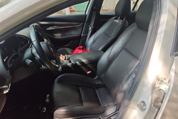 Used Mazda 3 Axela 2022 2.0L Automatic Zhiya Edition
