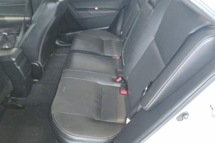 Used Toyota Levin 2017 Revised 185T CVT Leading Edition China V Standard Left Rear Seat