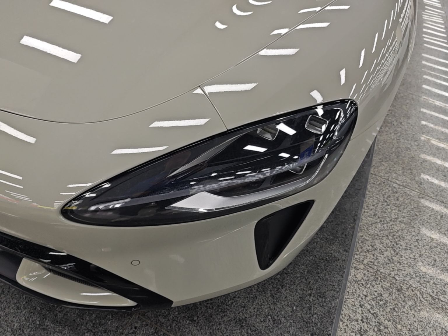 Xiaomi Auto SU7 2024 Rear-Drive Ultra-Long Range Advanced Pro-Level Intelligent Driving Version — снимка 8