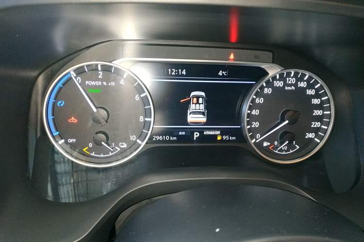 Used Nissan X-Trail 2023 e-POWER Ultra-Hybrid Dual-Motor All-Wheel-Drive Luxury Edition
