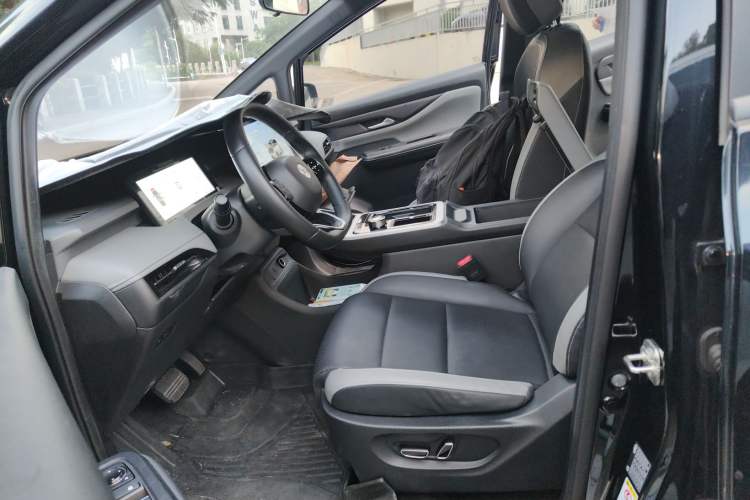 Used Hycan Z03 2022 510 km Range Trendy Cool Version 160 kW 61.13 kWh