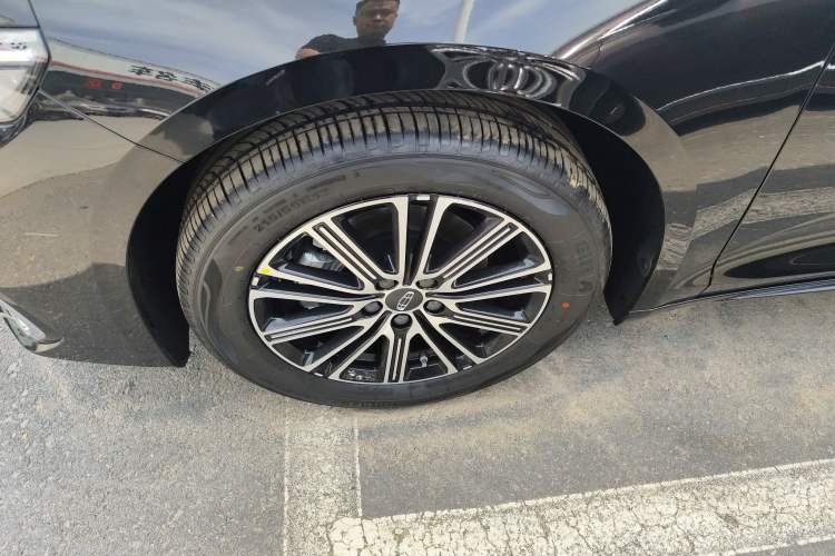 Used Geely Auto Preface 2026 Model Oriental Yao 1.5TD Fuyao Edition Left Front Wheel Hub