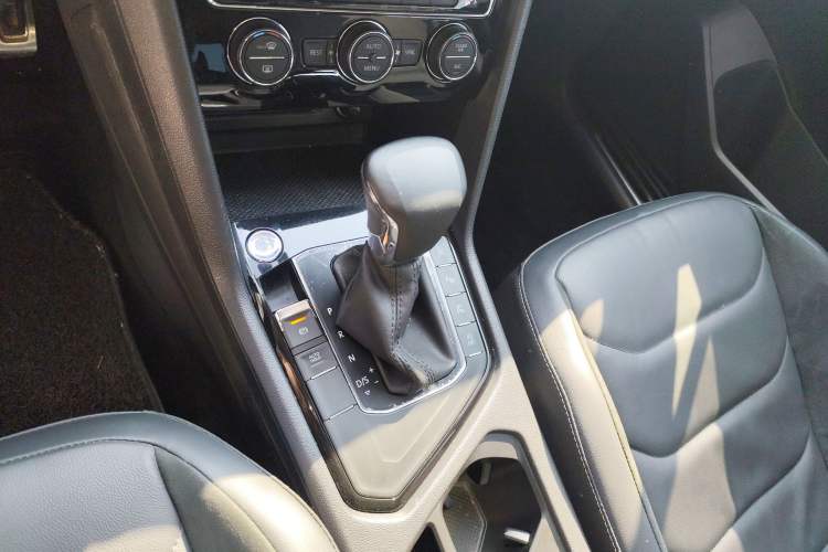 Used Volkswagen Tiguan L 2021 330TSI Automatic Two-Wheel Drive R-Line Enhanced Edition