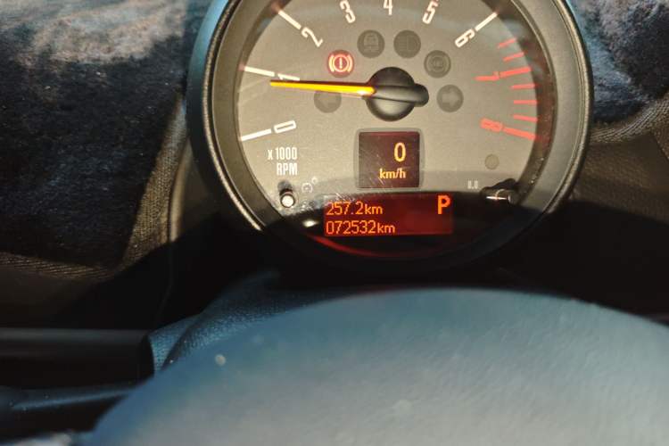 Used MINI Countryman 2014 1.6T COOPER ALL4 Fun Odometer Close Up