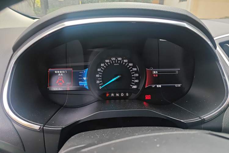 Used Ford Edge 2015 2.0T GTDi Two-Wheel-Drive High-Line Version