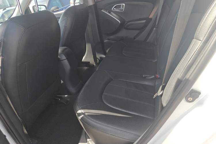 Used Hyundai ix35 2015 2.0L Automatic 2WD Smart Type China IV